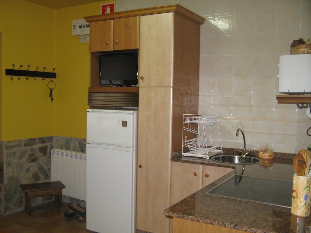 Apartamentos Rurales Casa El Caminero Meras ภายนอก รูปภาพ